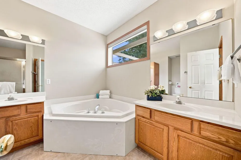14795 Bloomfield Circle Rosemount, MN 55068