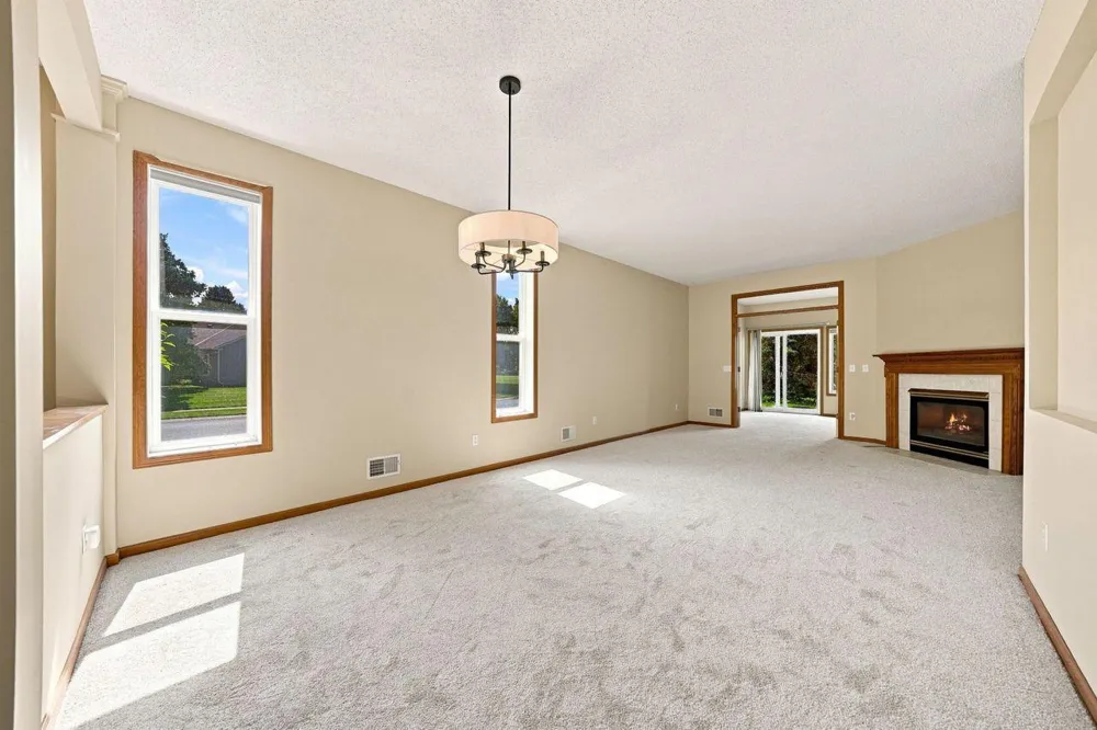 14795 Bloomfield Circle Rosemount, MN 55068