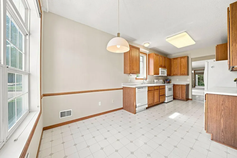 14795 Bloomfield Circle Rosemount, MN 55068