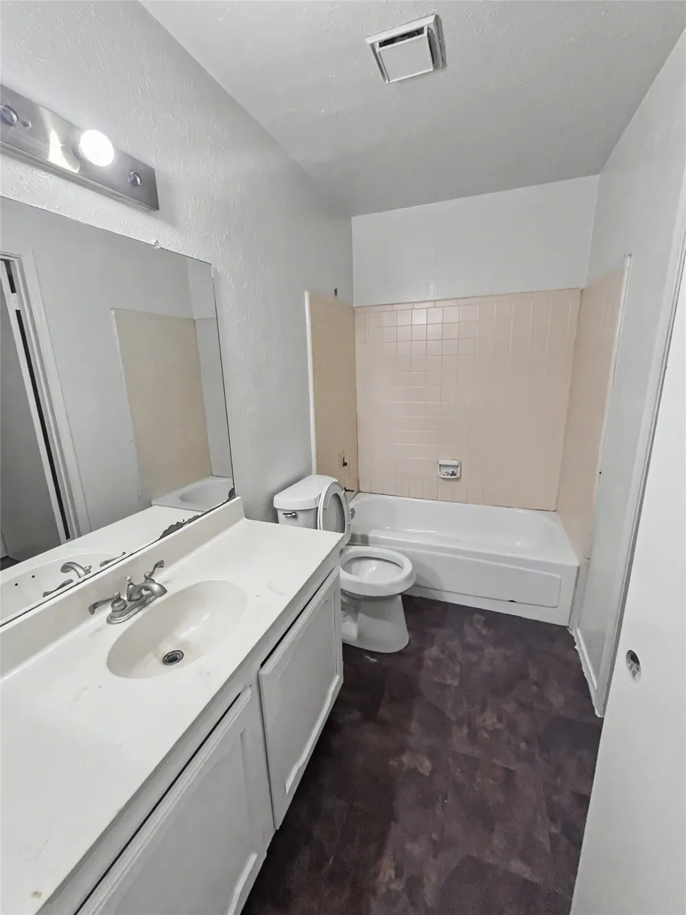 1353 Southridge Drive Lancaster, TX 75146