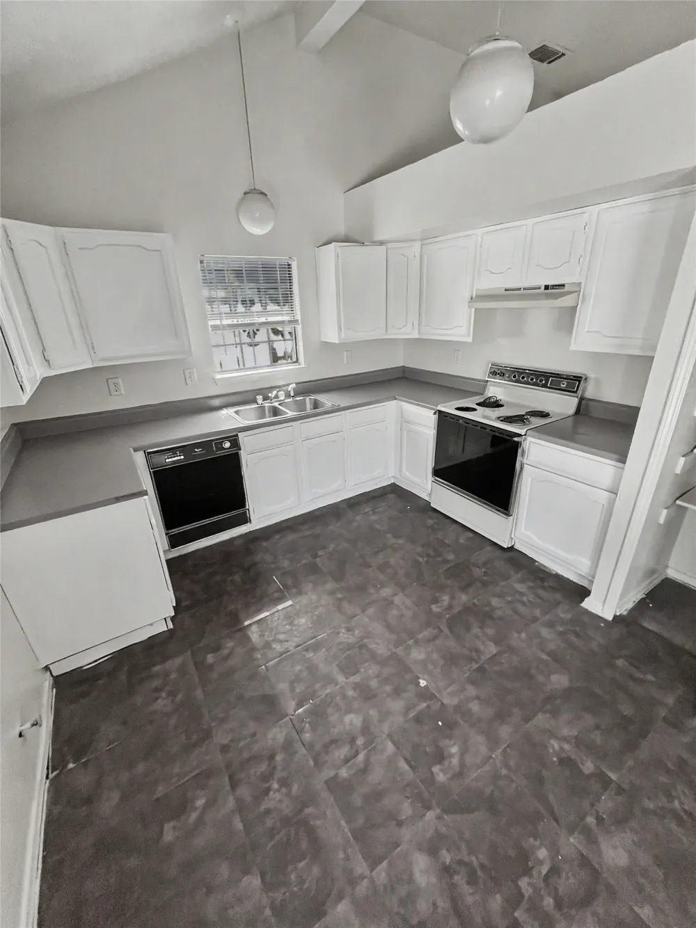 1353 Southridge Drive Lancaster, TX 75146