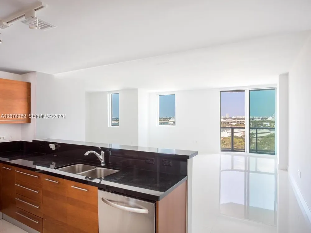 244 Biscayne Blvd #1002 Miami, FL 33132