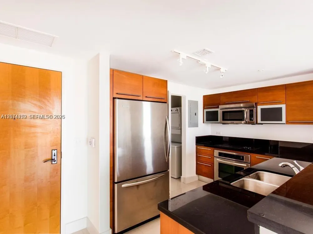 244 Biscayne Blvd #1002 Miami, FL 33132