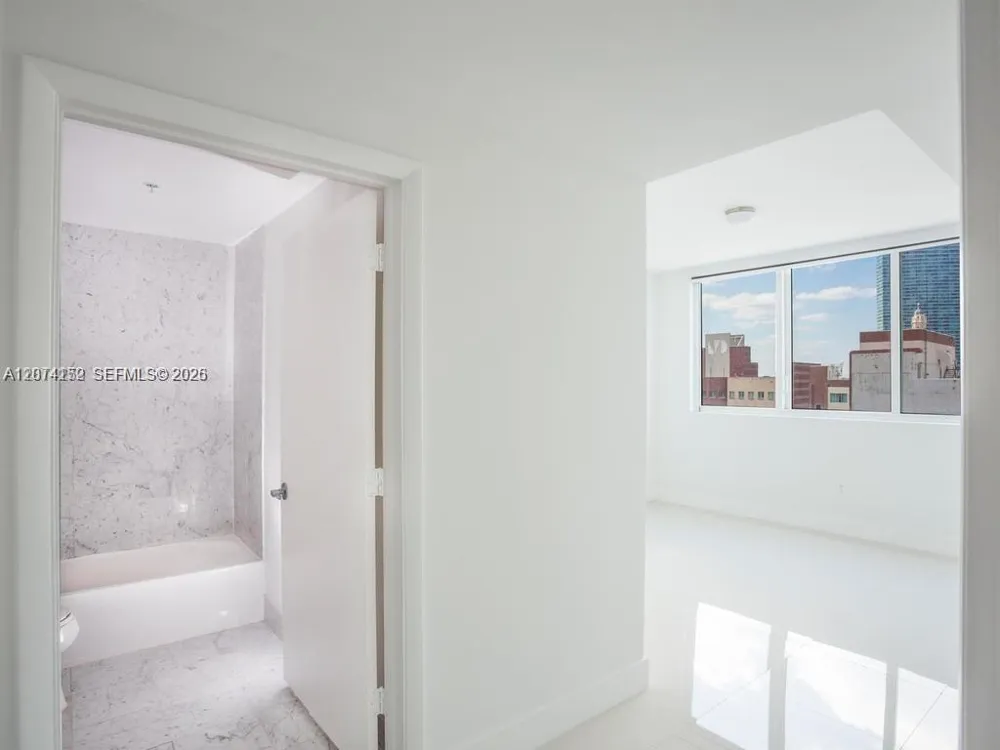 244 Biscayne Blvd #1002 Miami, FL 33132