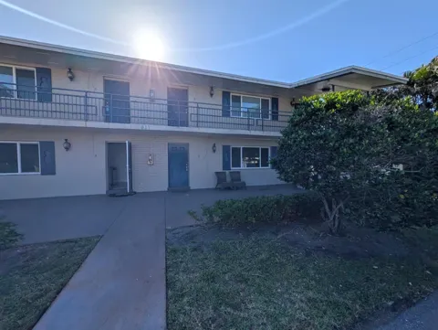 817 LIGHTHOUSE DRIVE #B