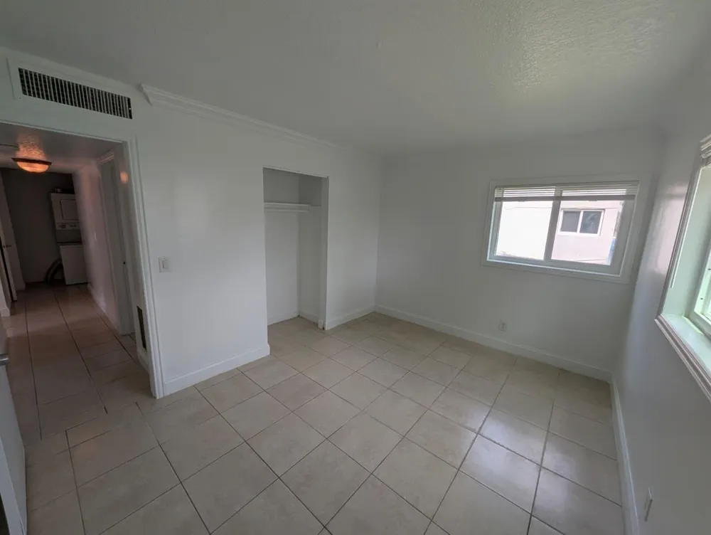 817 LIGHTHOUSE DRIVE #B North Palm Beach, FL 33408