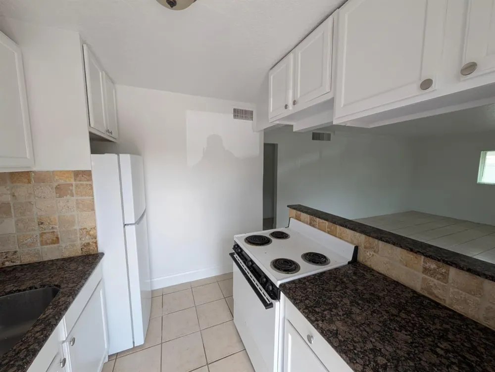 817 LIGHTHOUSE DRIVE #B North Palm Beach, FL 33408
