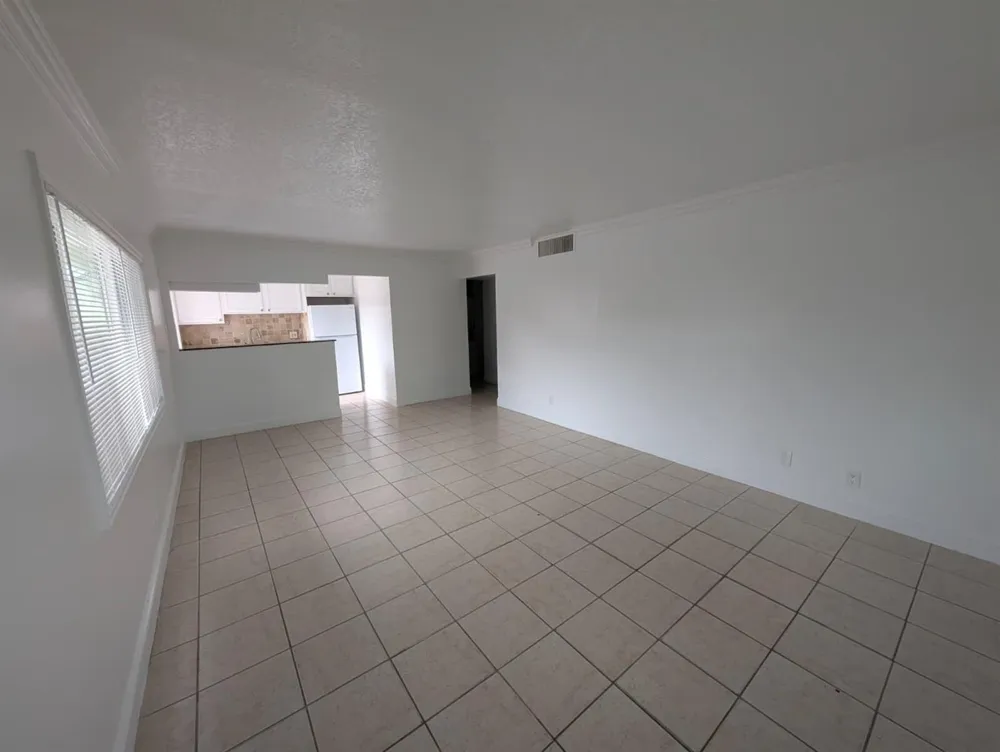 817 LIGHTHOUSE DRIVE #B North Palm Beach, FL 33408