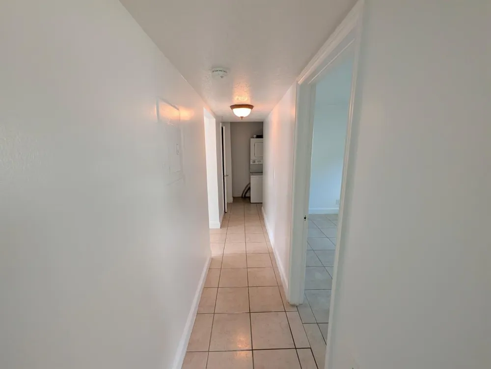 817 LIGHTHOUSE DRIVE #B North Palm Beach, FL 33408