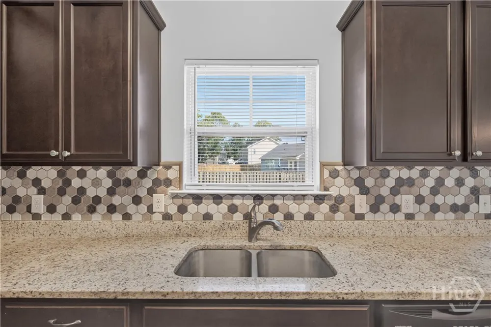 64 Dunnoman Drive Savannah, GA 31419