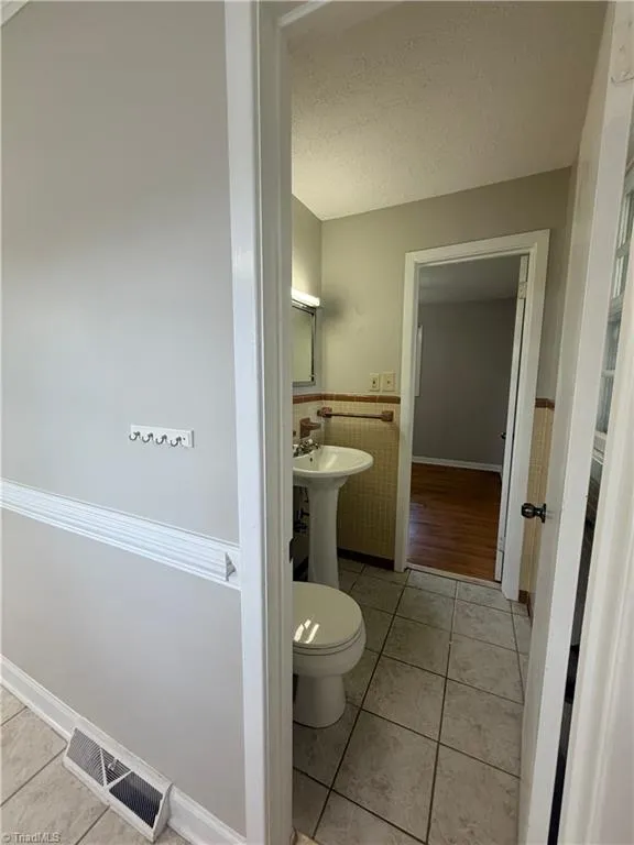 1908 Cardinal Crest Road Greensboro, NC 27406