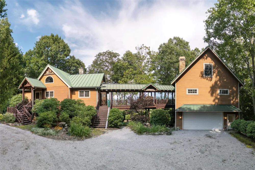 134 Bonanza Drive Cullowhee, NC 28723