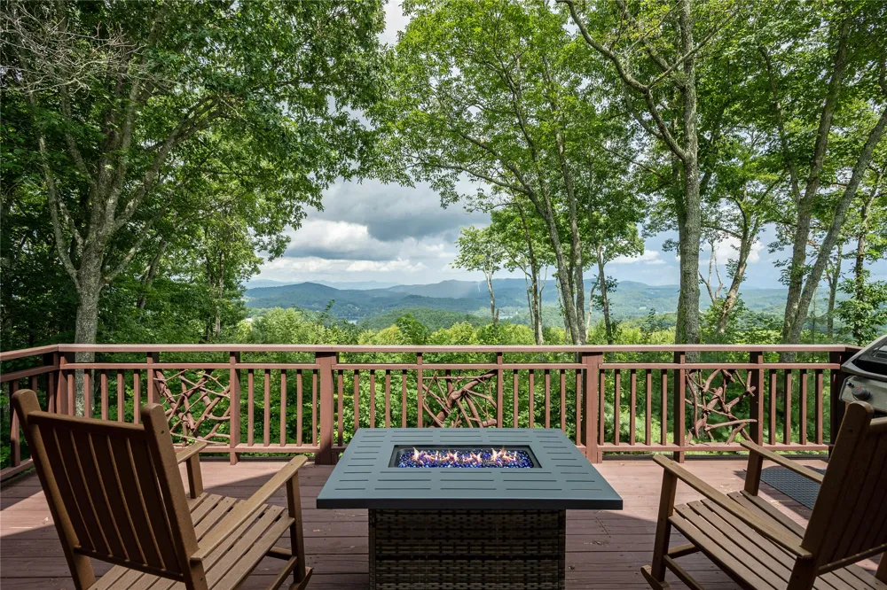 134 Bonanza Drive Cullowhee, NC 28723