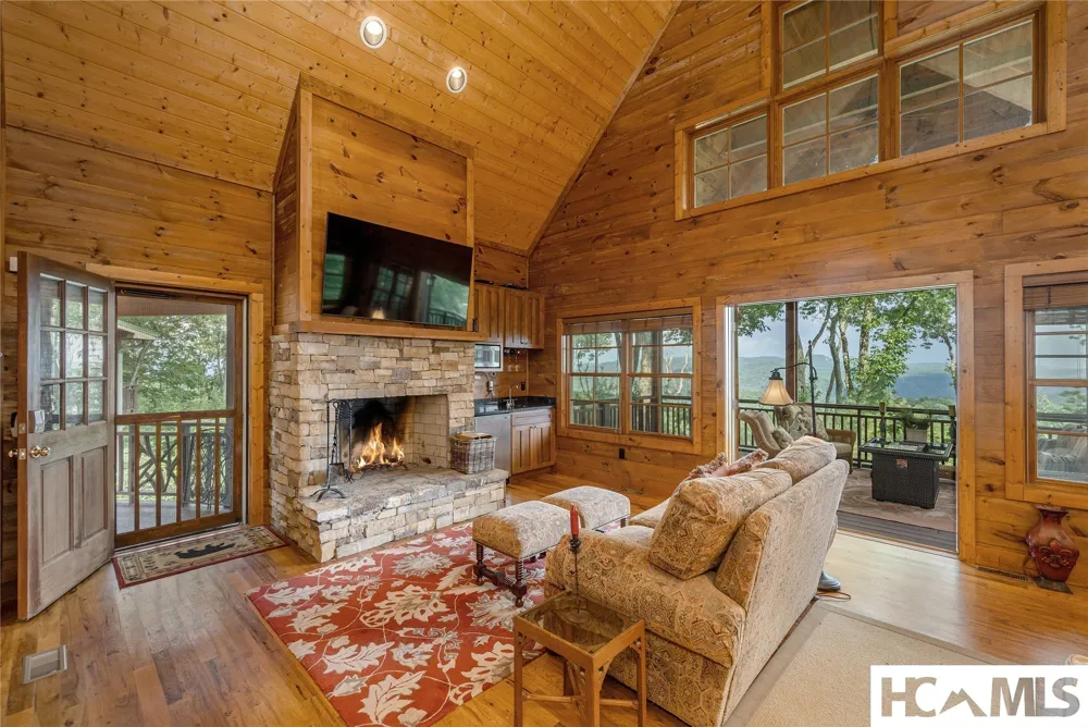 134 Bonanza Drive Cullowhee, NC 28723