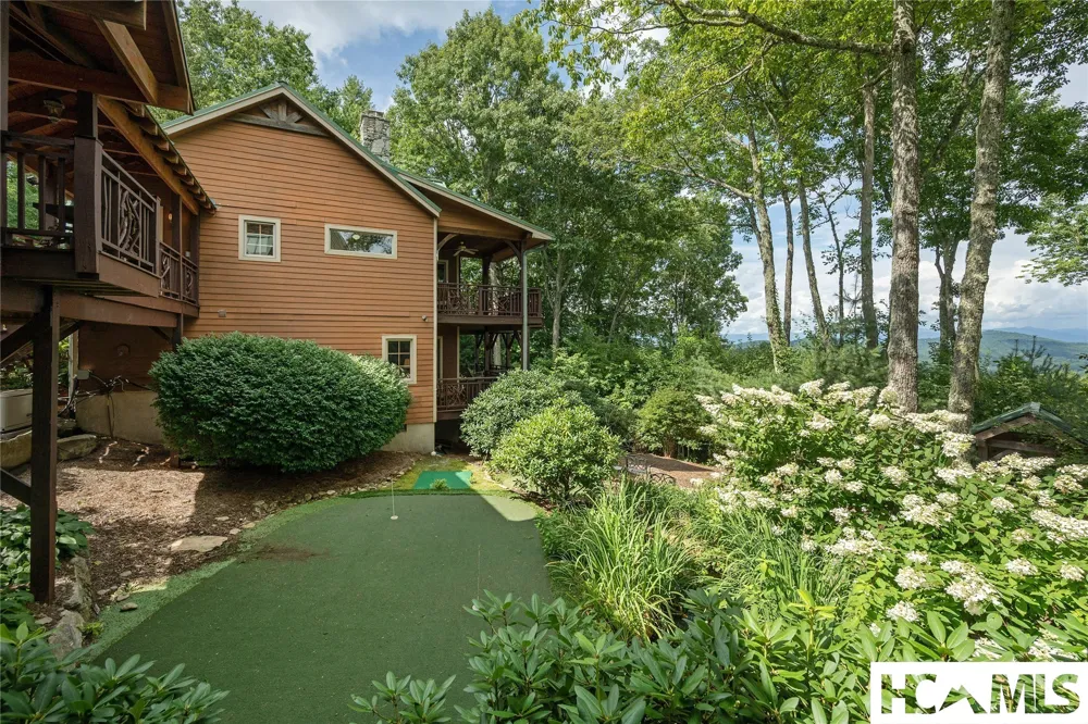 134 Bonanza Drive Cullowhee, NC 28723