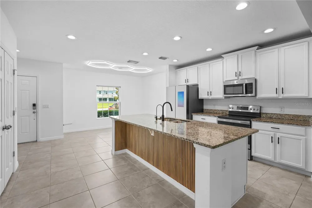 438 ANNABELLA WAY Davenport, FL 33837