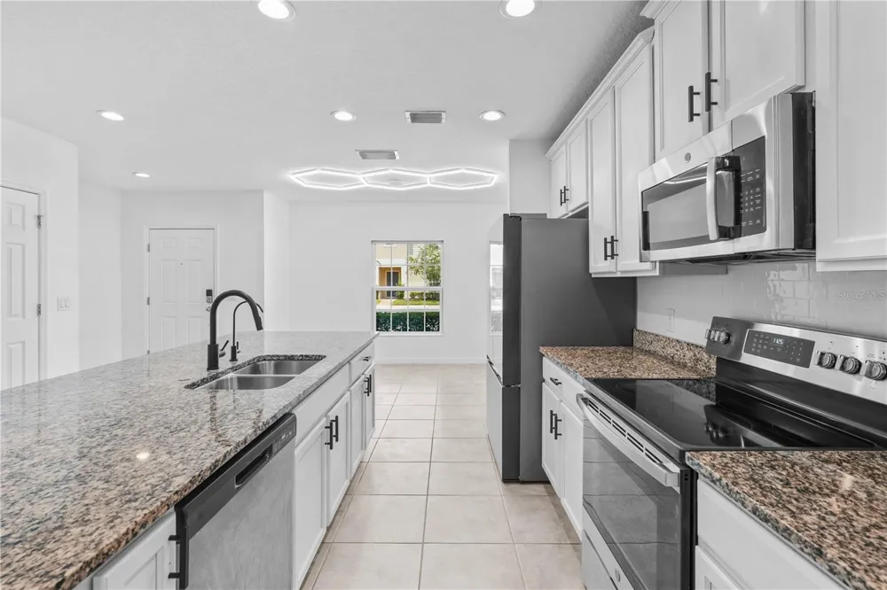 438 ANNABELLA WAY Davenport, FL 33837