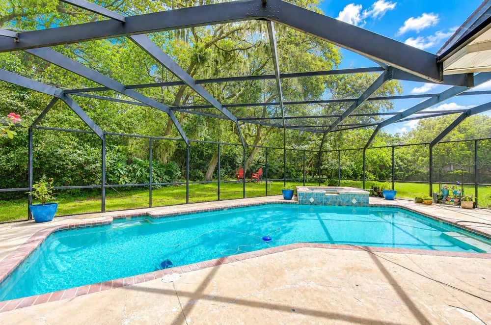 901 WOODVIEW DRIVE Brandon, FL 33511
