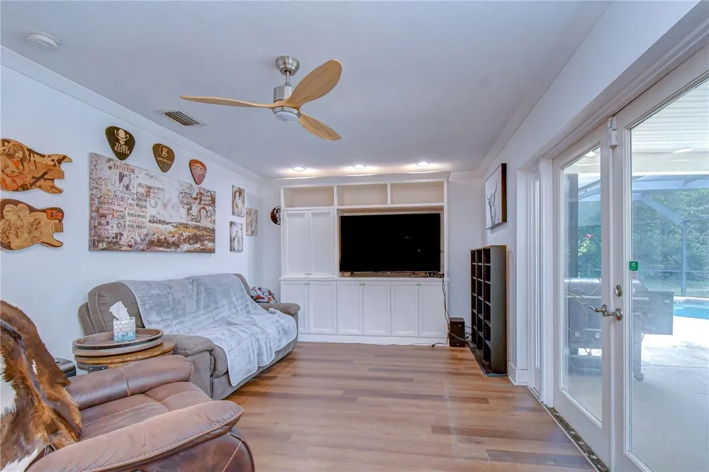901 WOODVIEW DRIVE Brandon, FL 33511