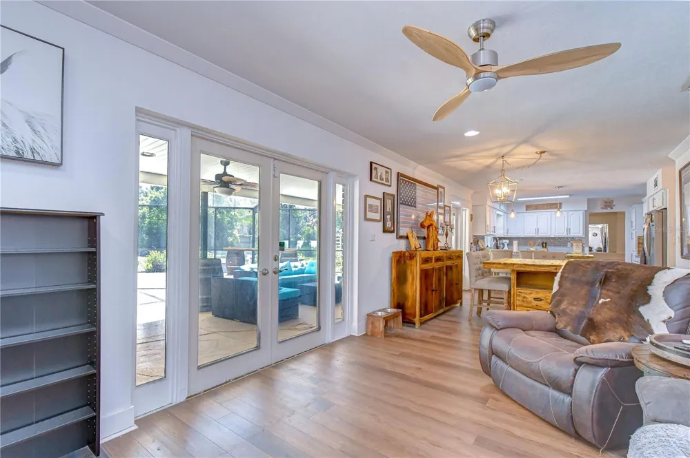 901 WOODVIEW DRIVE Brandon, FL 33511