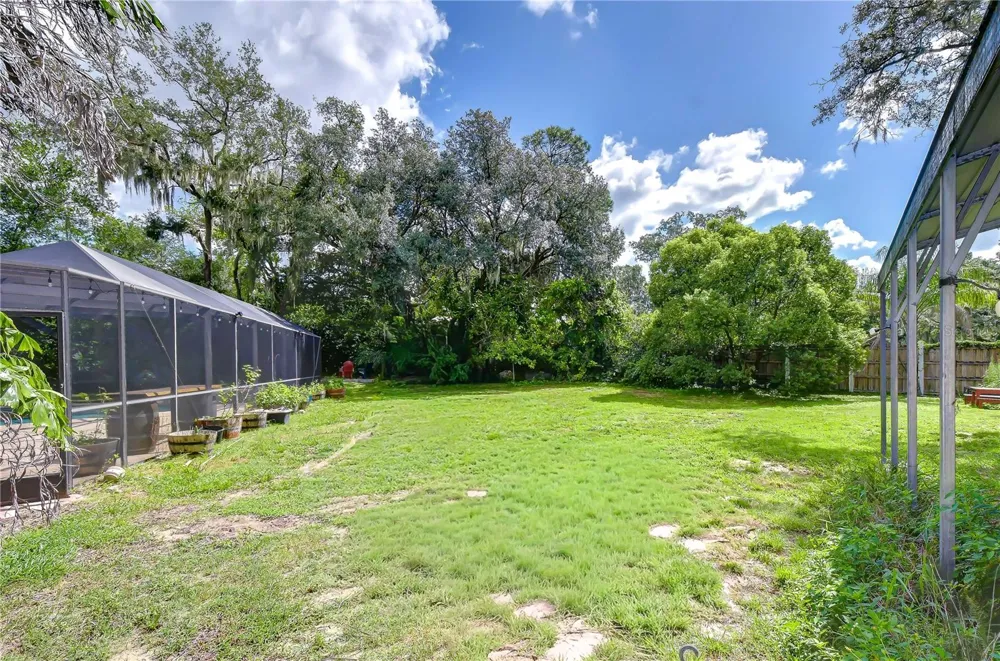 901 WOODVIEW DRIVE Brandon, FL 33511