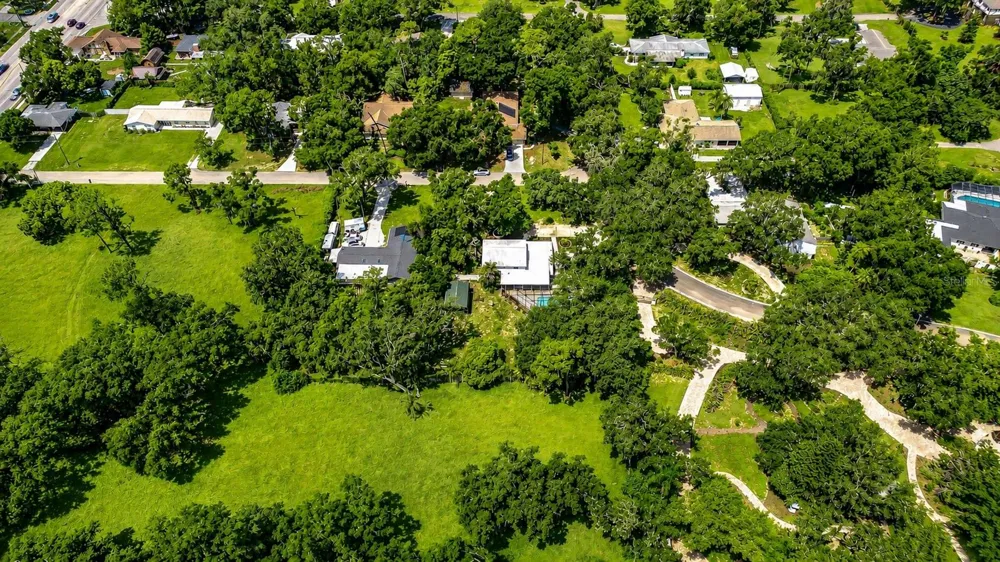 901 WOODVIEW DRIVE Brandon, FL 33511