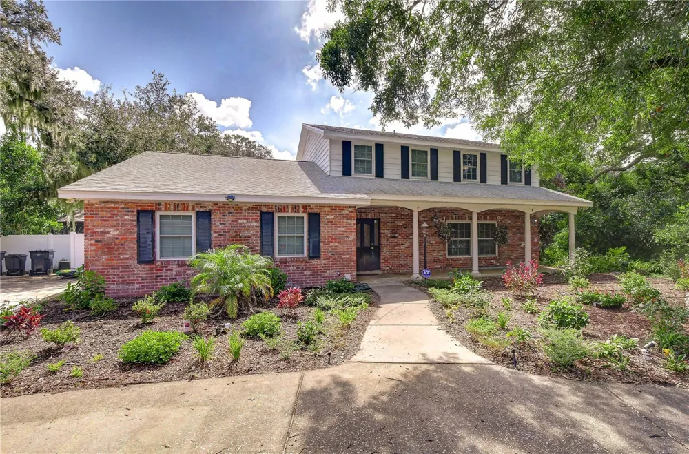 901 WOODVIEW DRIVE Brandon, FL 33511