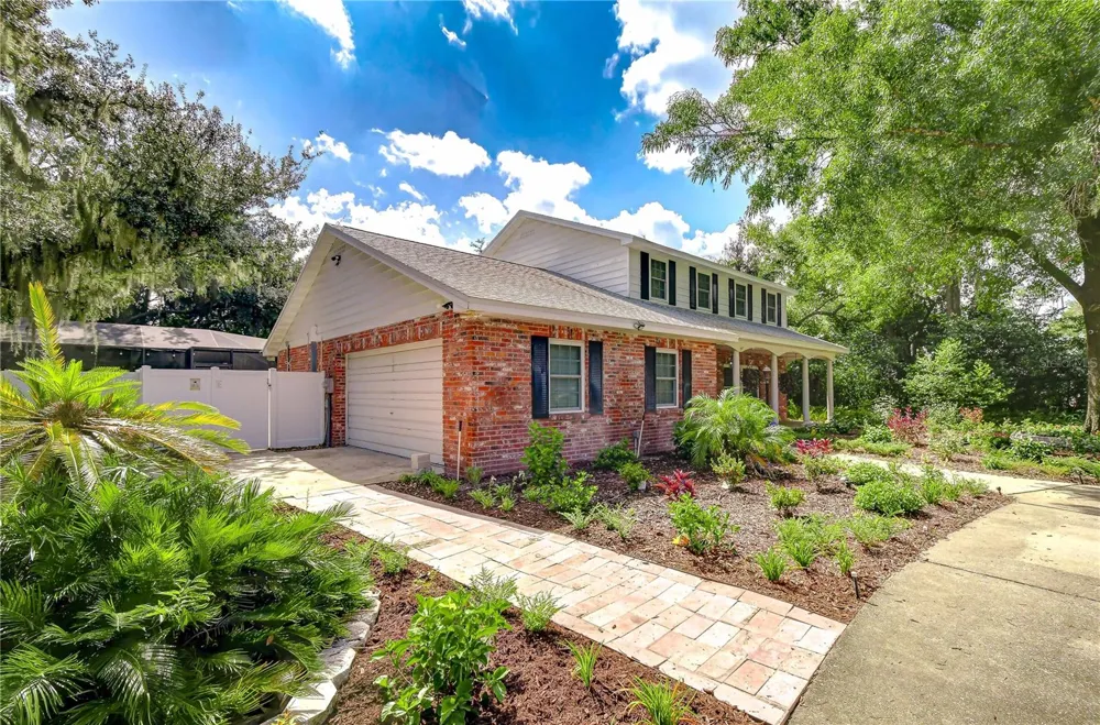 901 WOODVIEW DRIVE Brandon, FL 33511