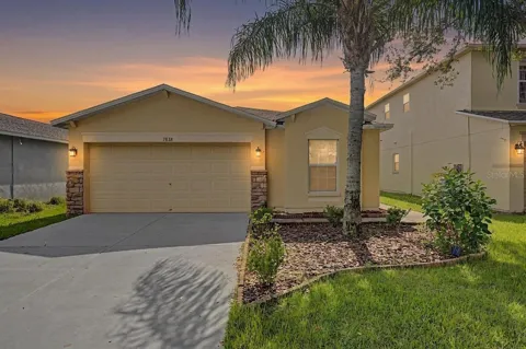 7838 CARRIAGE POINTE DRIVE