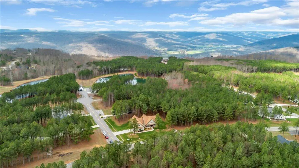 3590 Crockett Pointe Jasper, TN 37347