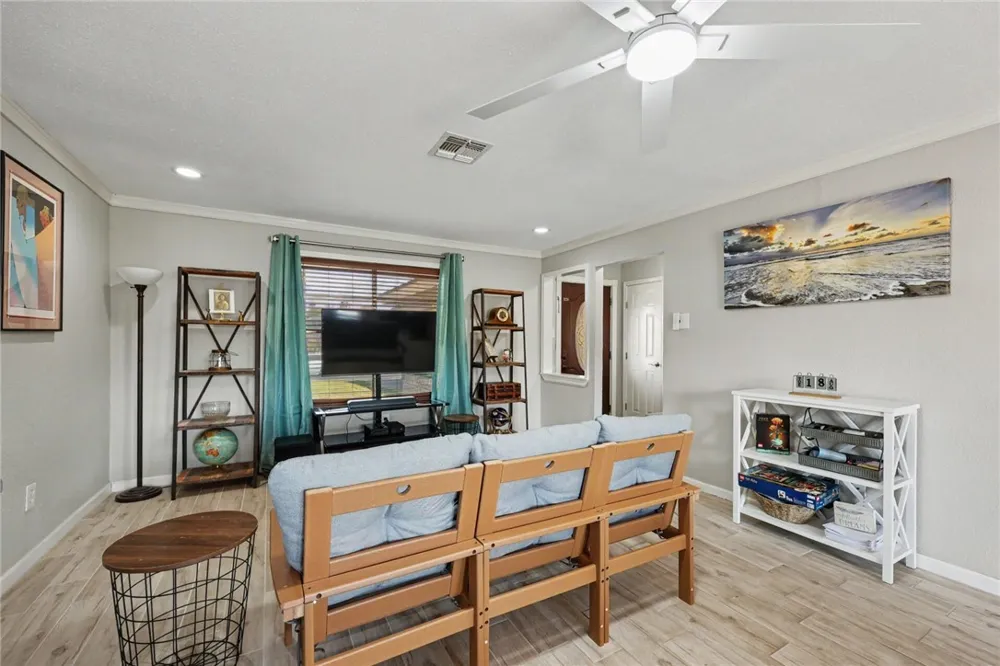 3230 Laguna Shores Corpus Christi, TX 78418