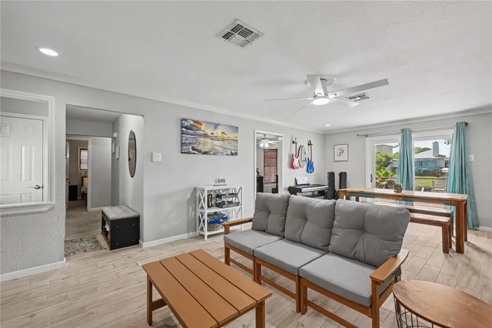 3230 Laguna Shores Corpus Christi, TX 78418