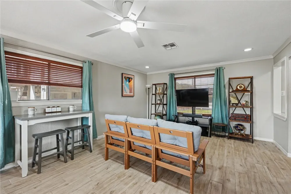 3230 Laguna Shores Corpus Christi, TX 78418