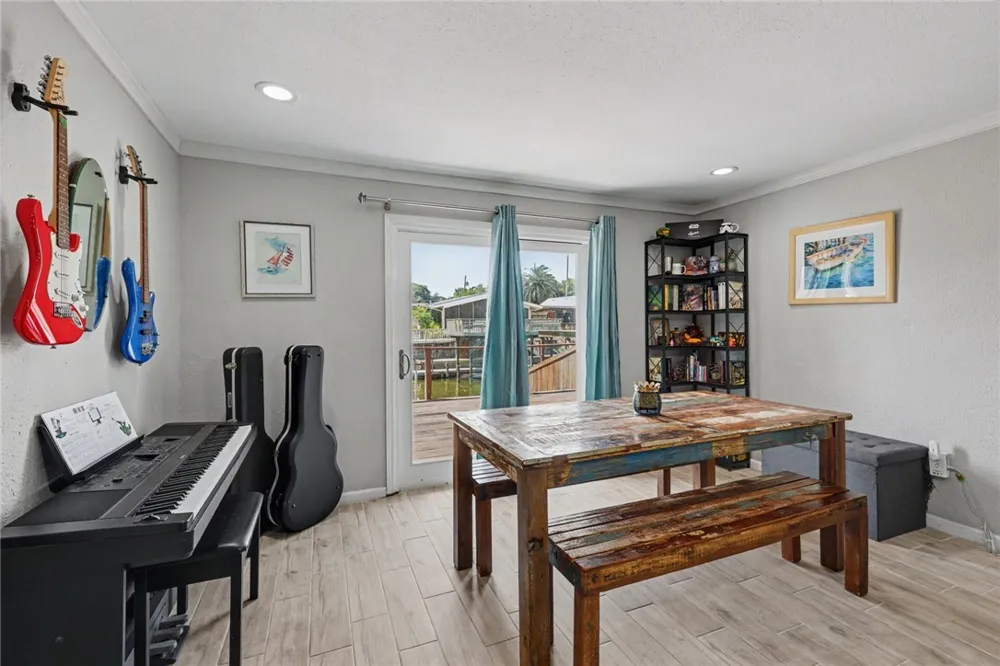 3230 Laguna Shores Corpus Christi, TX 78418