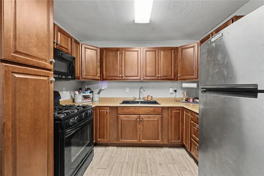 3230 Laguna Shores Corpus Christi, TX 78418