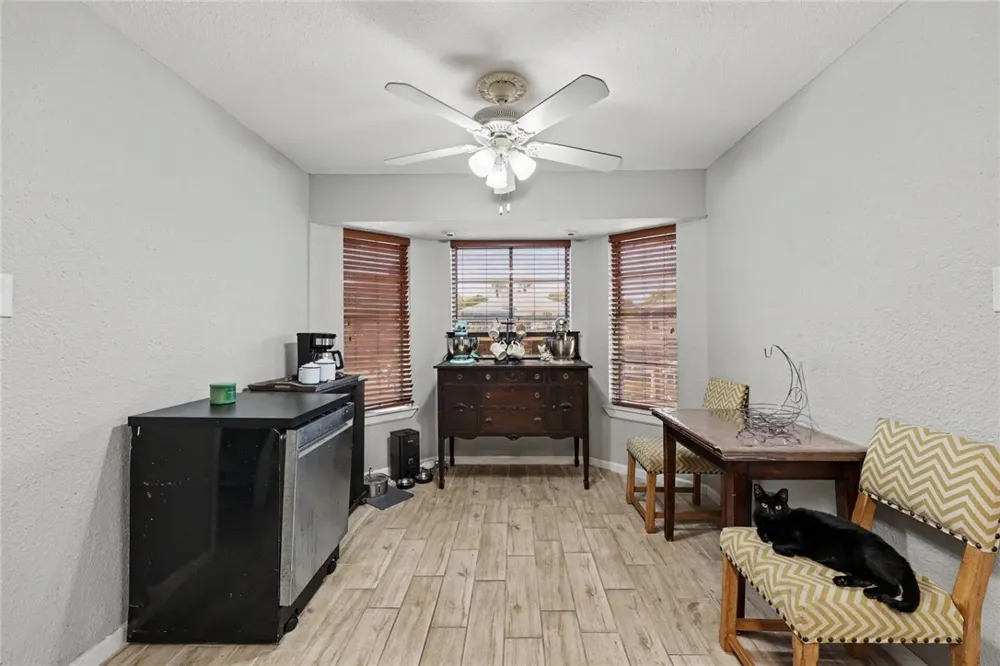 3230 Laguna Shores Corpus Christi, TX 78418
