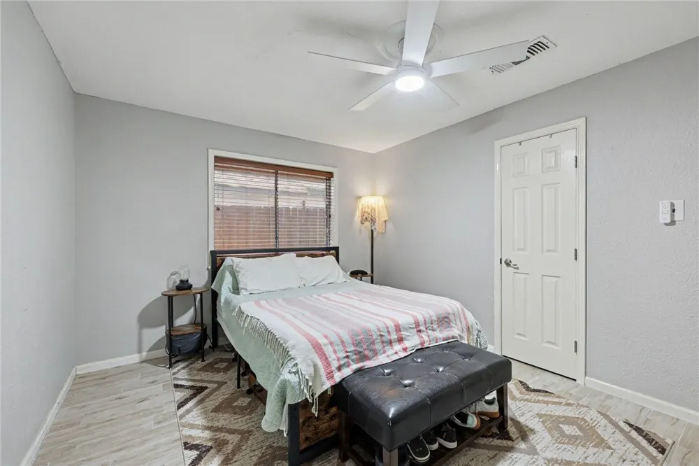 3230 Laguna Shores Corpus Christi, TX 78418