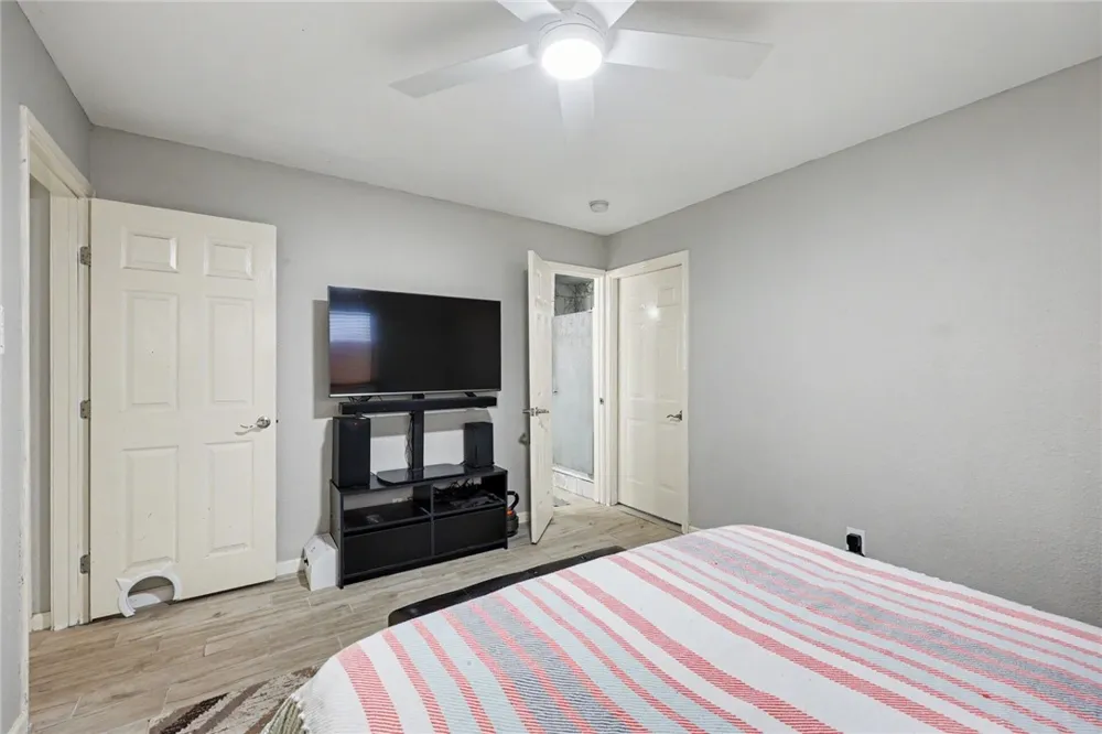 3230 Laguna Shores Corpus Christi, TX 78418