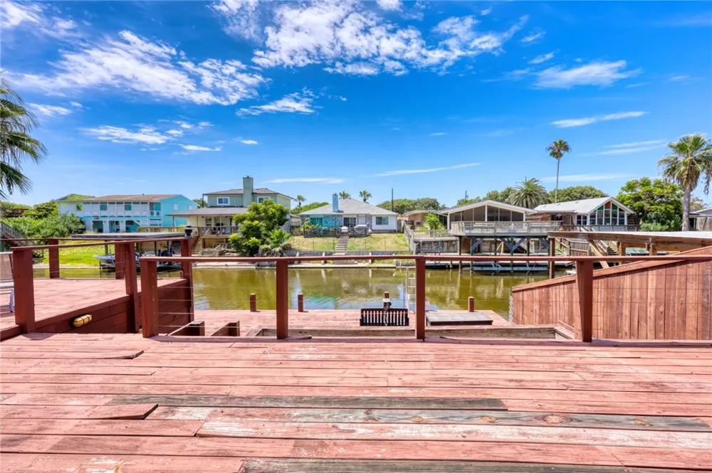 3230 Laguna Shores Corpus Christi, TX 78418