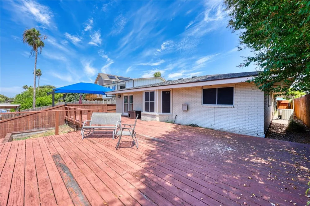 3230 Laguna Shores Corpus Christi, TX 78418