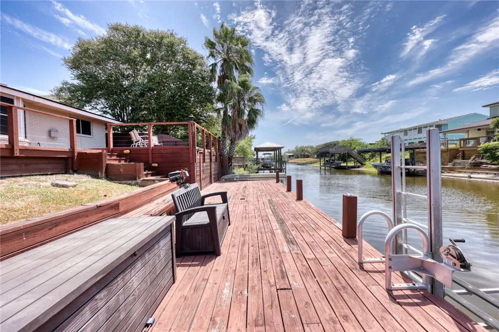 3230 Laguna Shores Corpus Christi, TX 78418