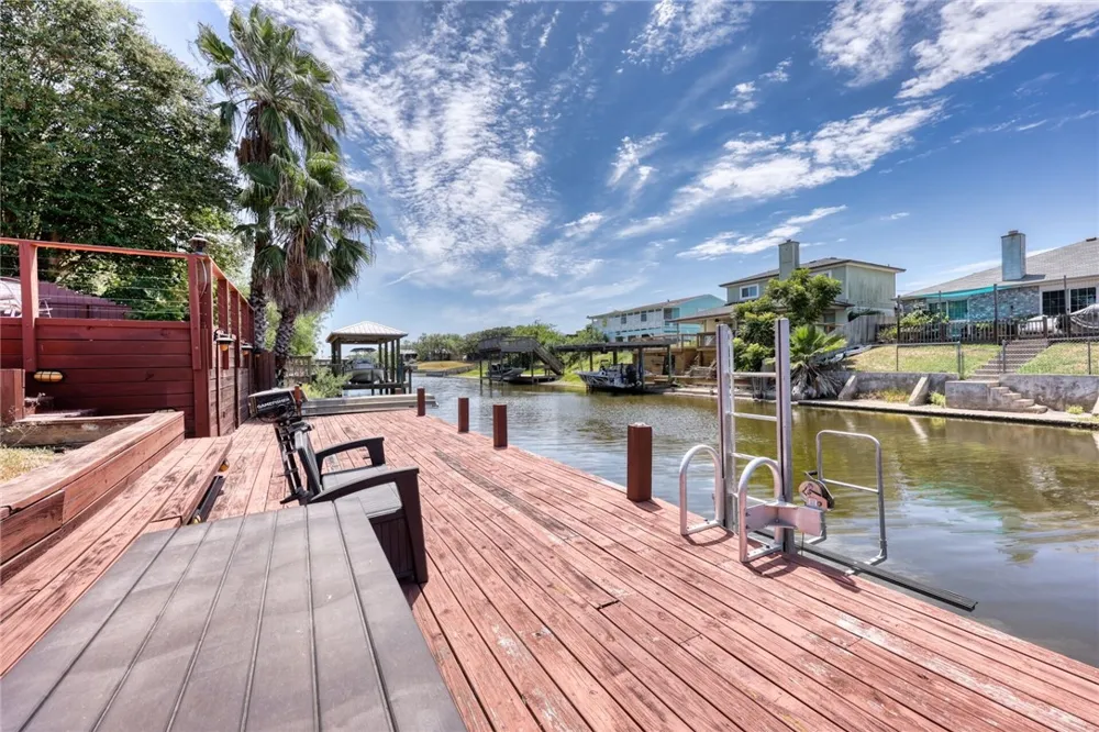 3230 Laguna Shores Corpus Christi, TX 78418