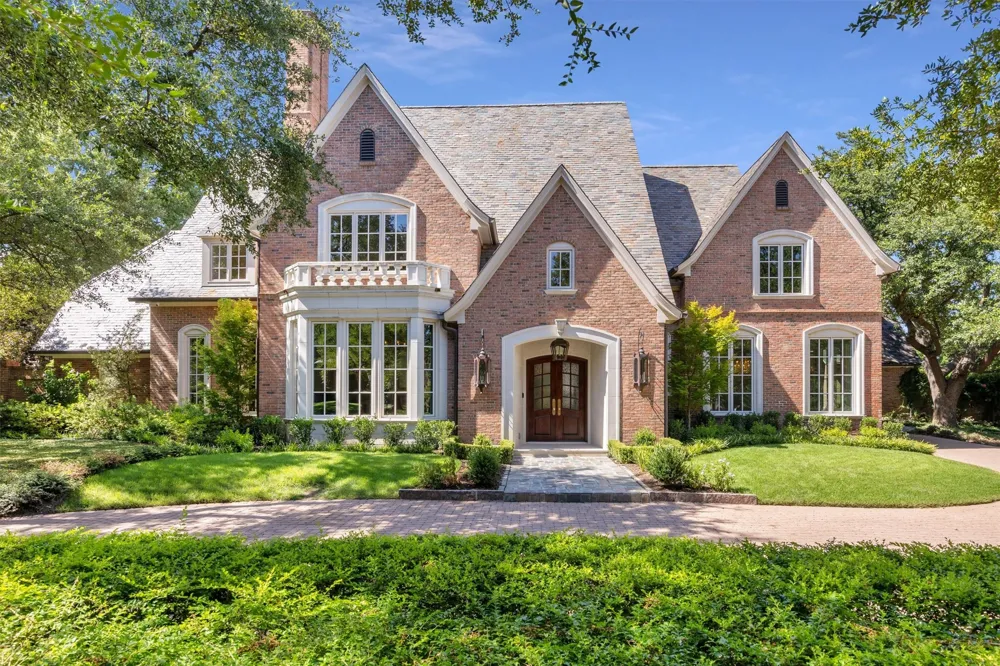 31 Robledo Drive Dallas, TX 75230