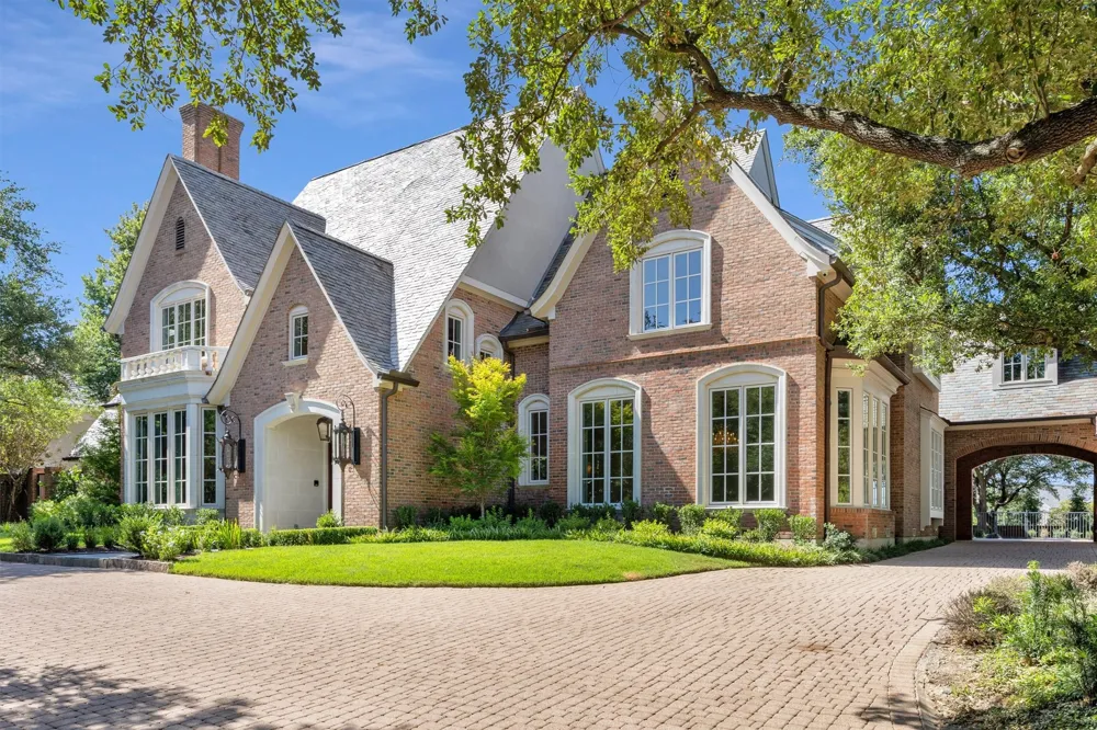 31 Robledo Drive Dallas, TX 75230