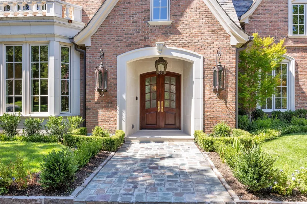 31 Robledo Drive Dallas, TX 75230