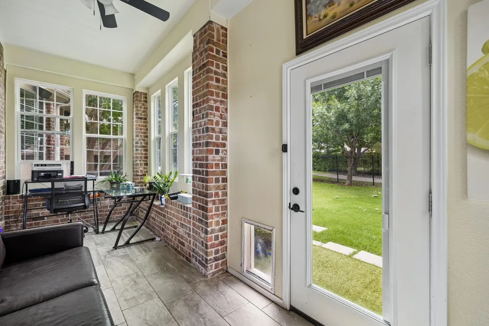6211 Crestridge Lane Sachse, TX 75048