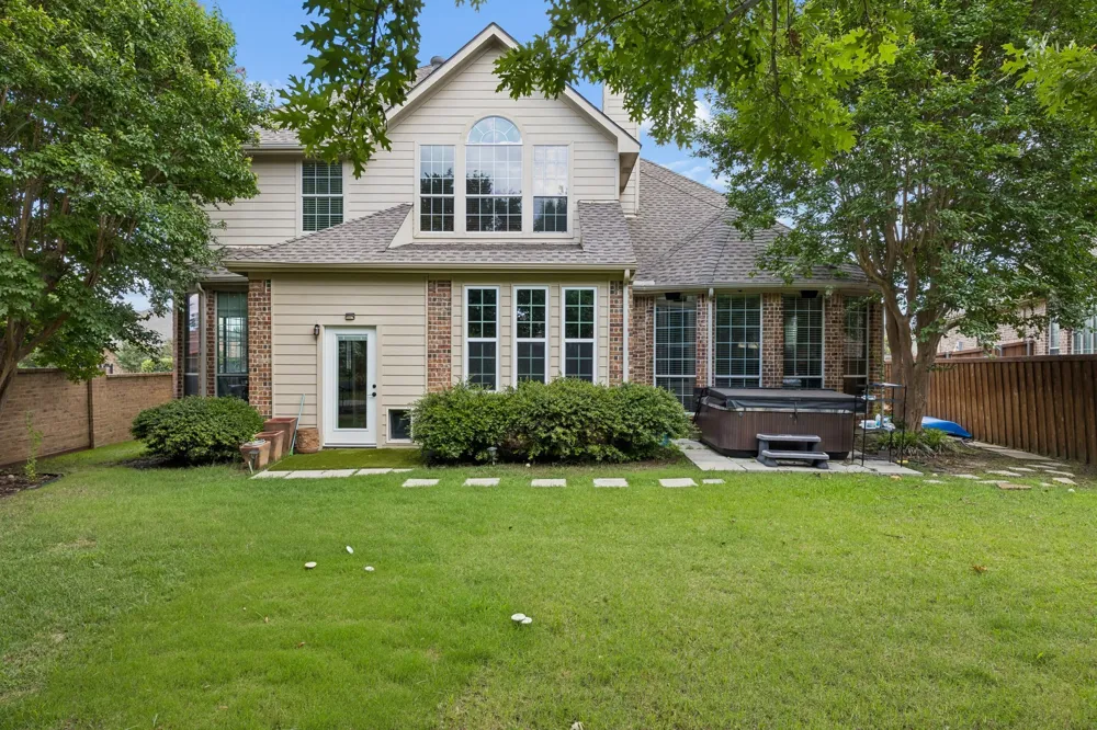 6211 Crestridge Lane Sachse, TX 75048