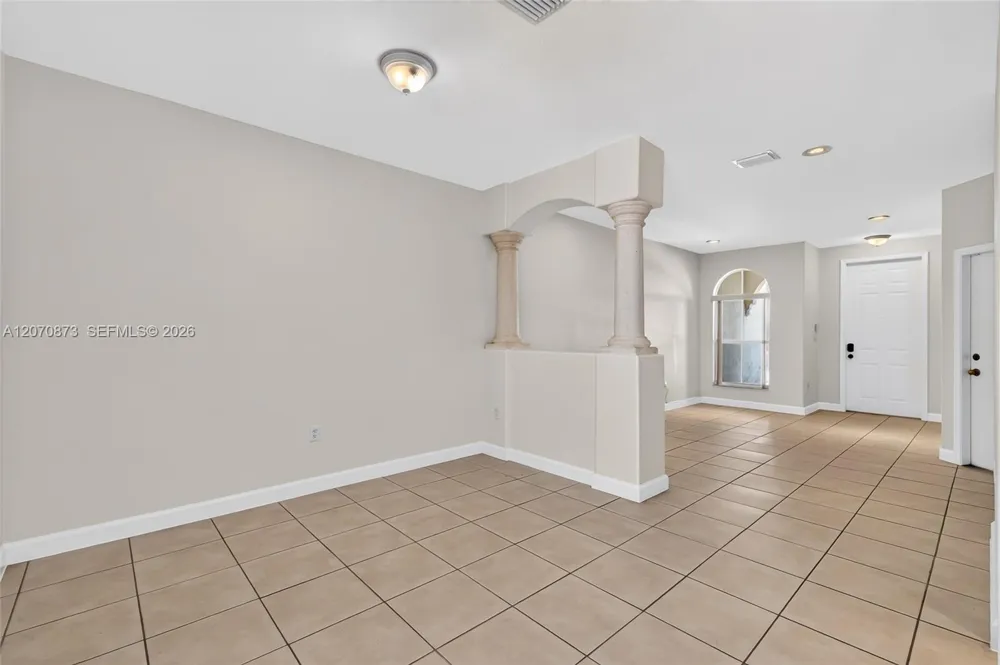 14946 SW 9th Way Miami, FL 33194