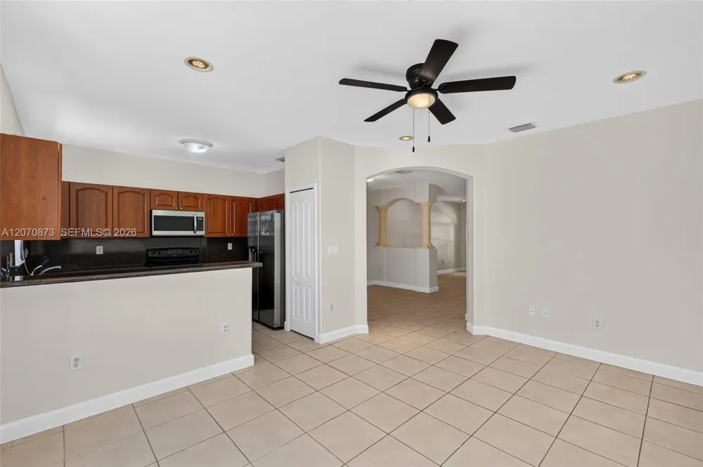 14946 SW 9th Way Miami, FL 33194