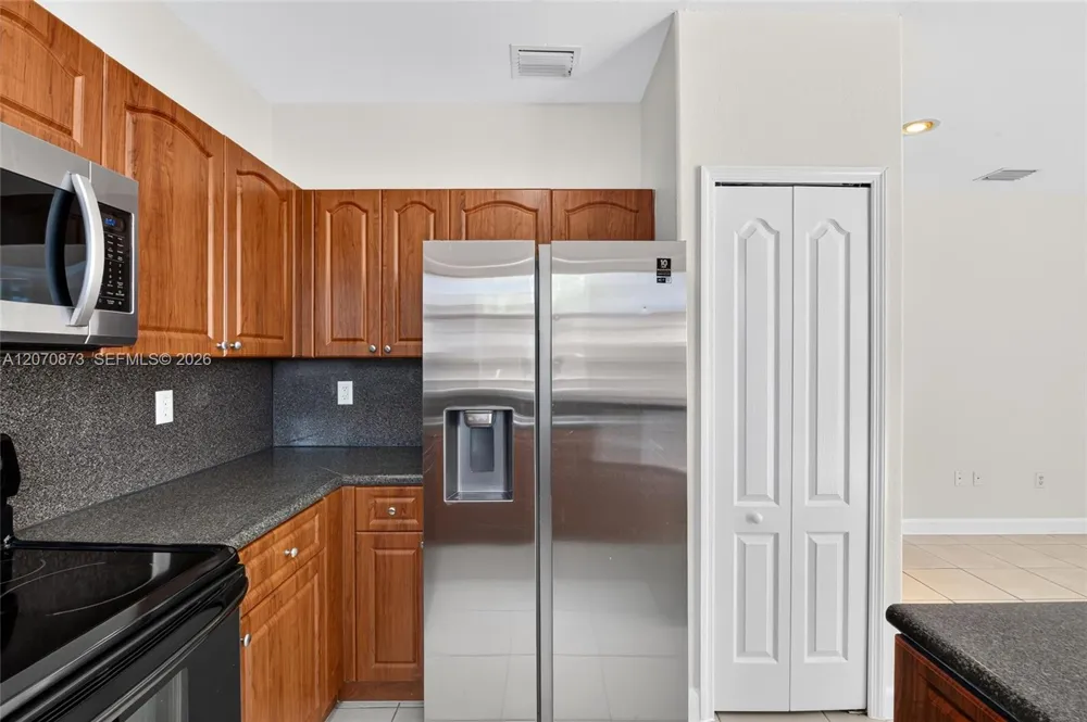 14946 SW 9th Way Miami, FL 33194